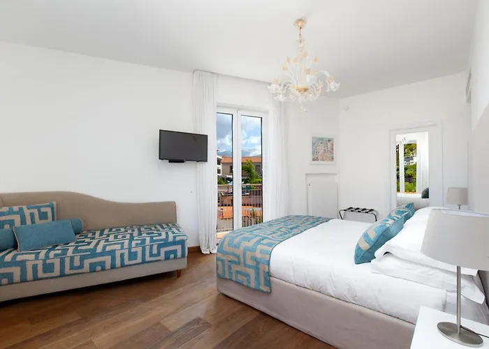Sorrentovibes - Luxury Home Sea View & Jacuzzi In Sorrento Centre