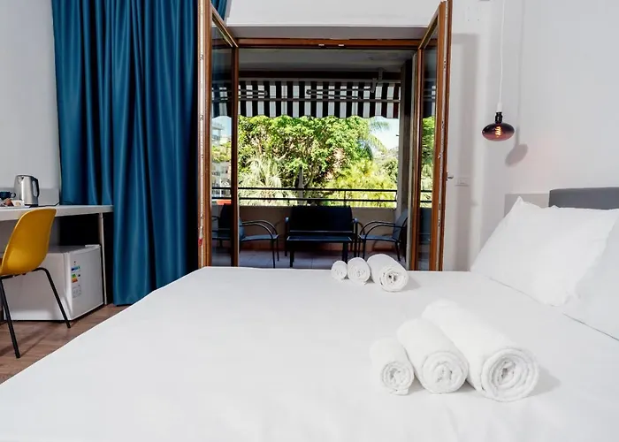 Sorrento B&D Rooms