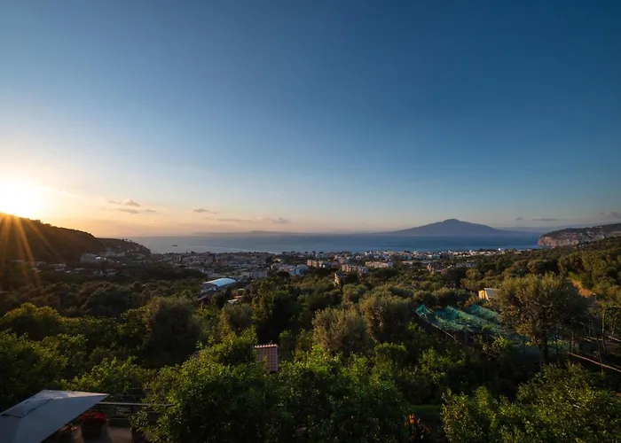 Sorrentovibes - Sea View Rooftop Apartment With Jacuzzi & Garden