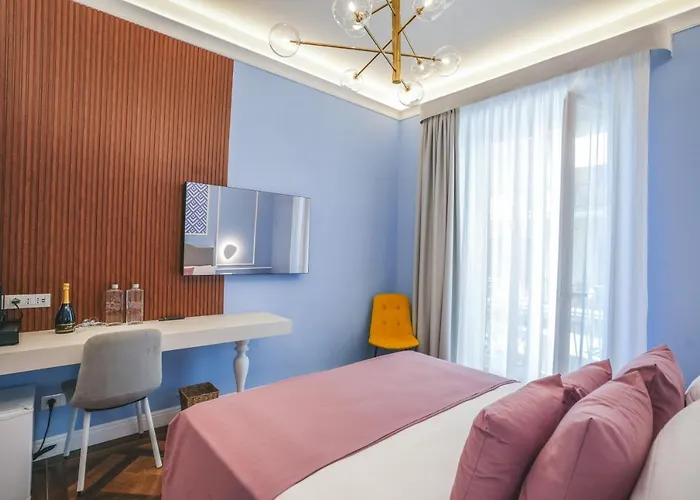 Cafe Latino Suites