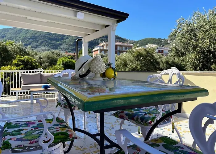Sorrento Realty Holidays Vinny House