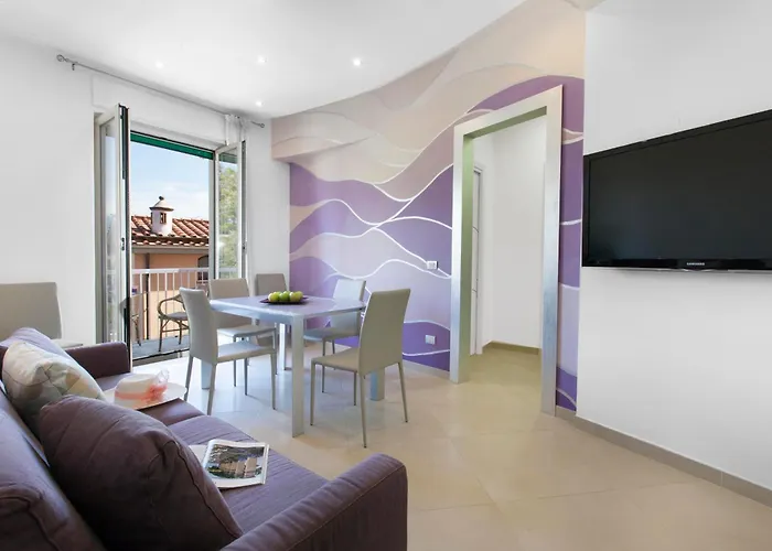 Estate4Home - L\'Onda Viola