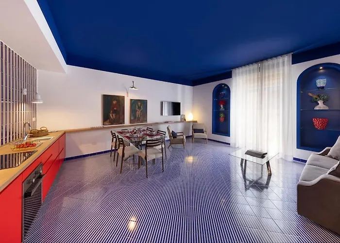 Mimi Gallery House