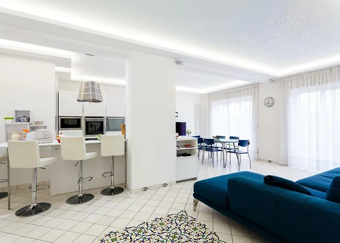 Matilde Home