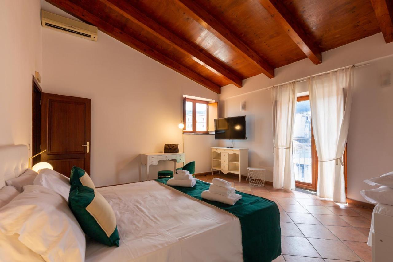 Rossy House Apartment *