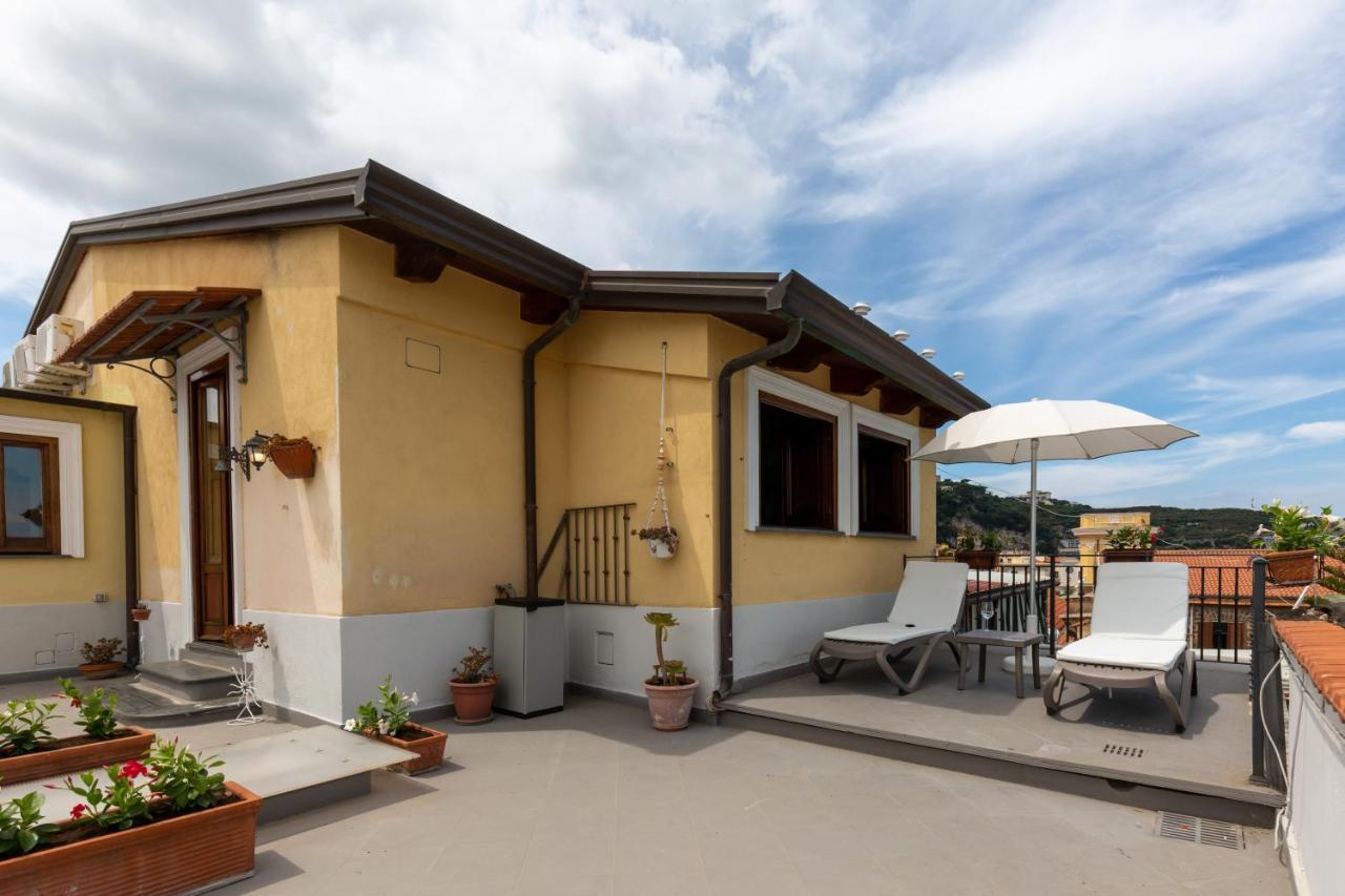 Apartment Rossy House *