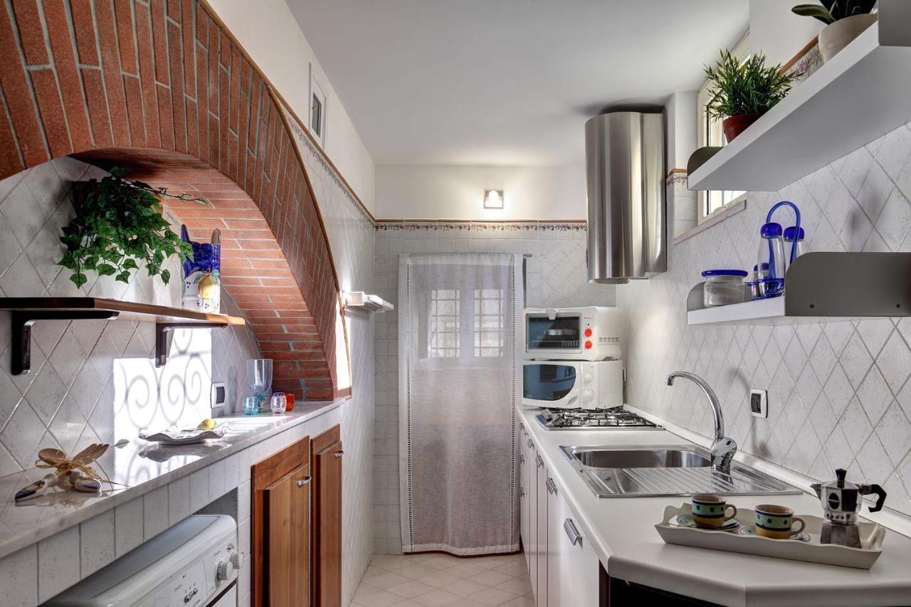 49 Little House Apartment *