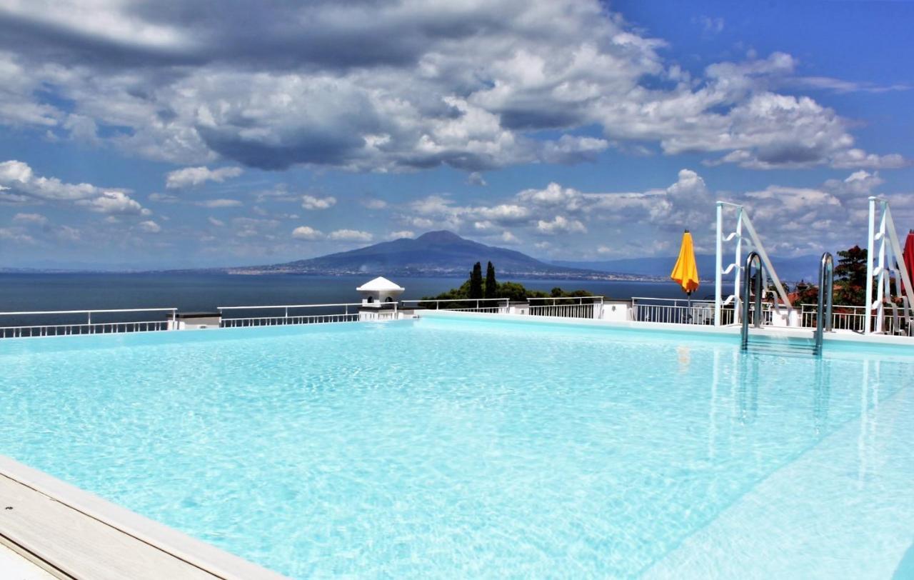 Boutique Helios (adults Only)