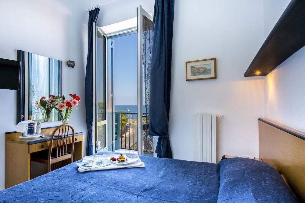 Il Faro Hotel 3*