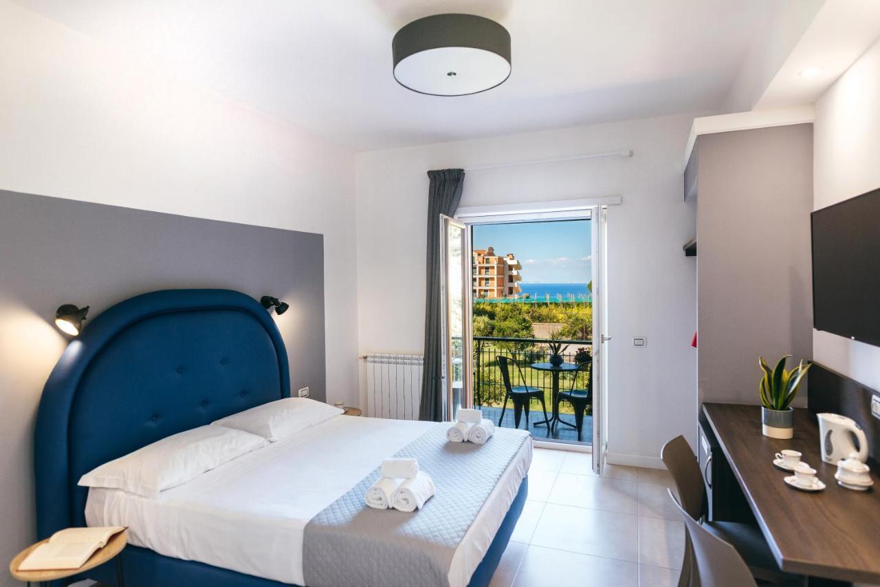 Tiberio Luxury Suites Bed & Breakfast