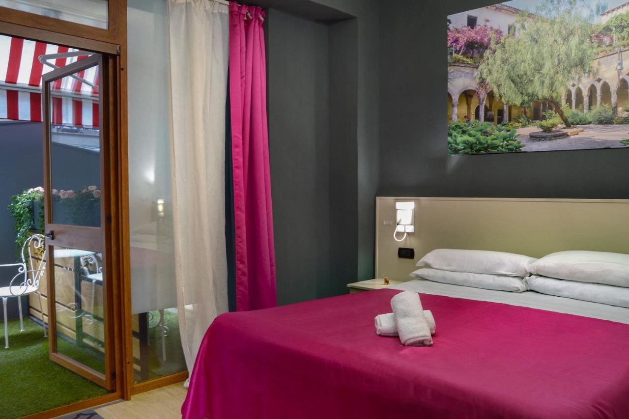 Queen Bed & Breakfast