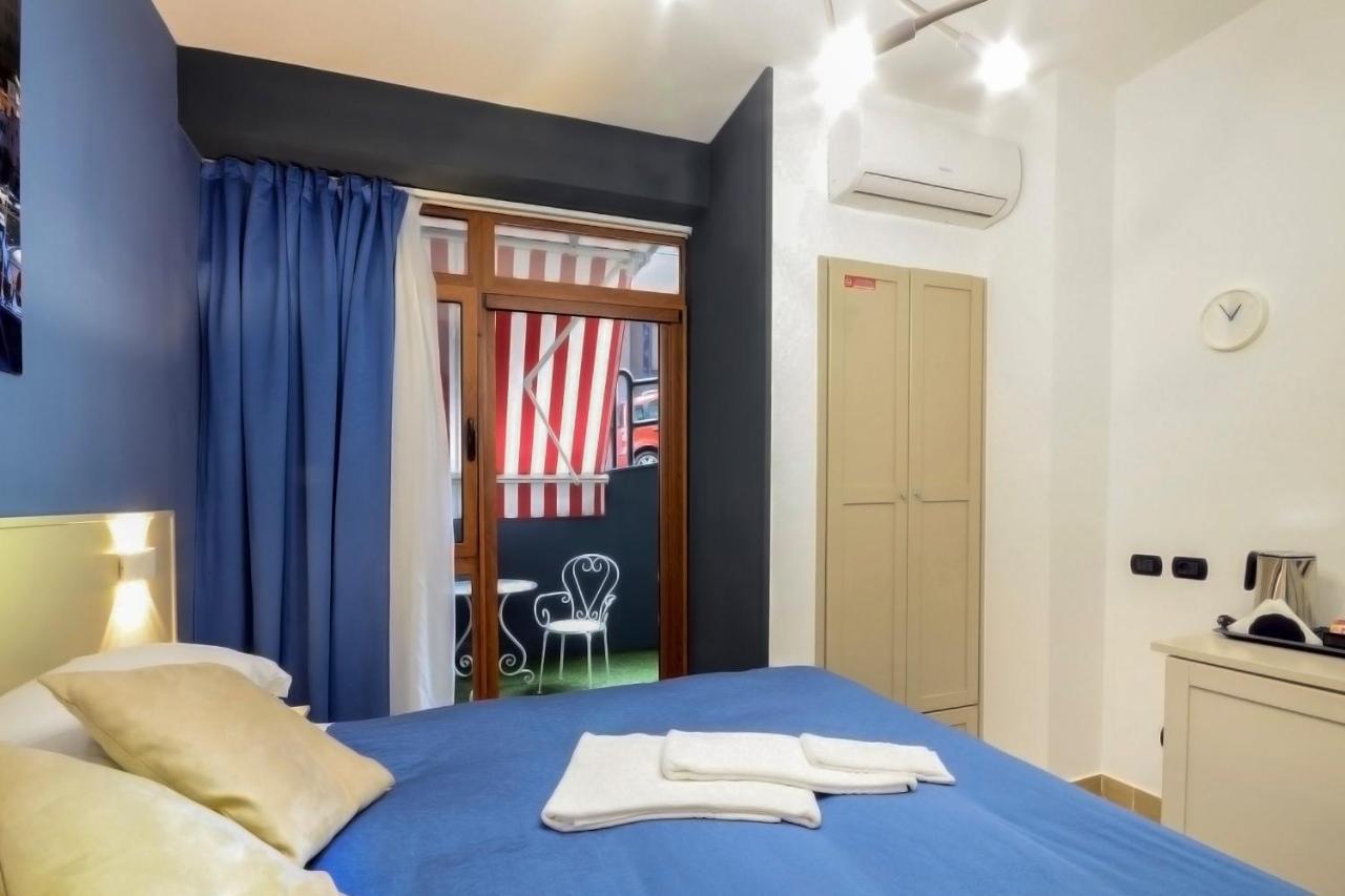 Queen Bed & Breakfast