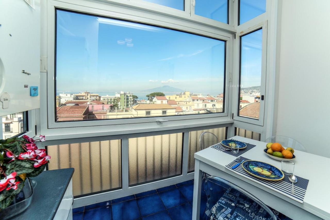 Camy House - De Vivo Realty Apartment