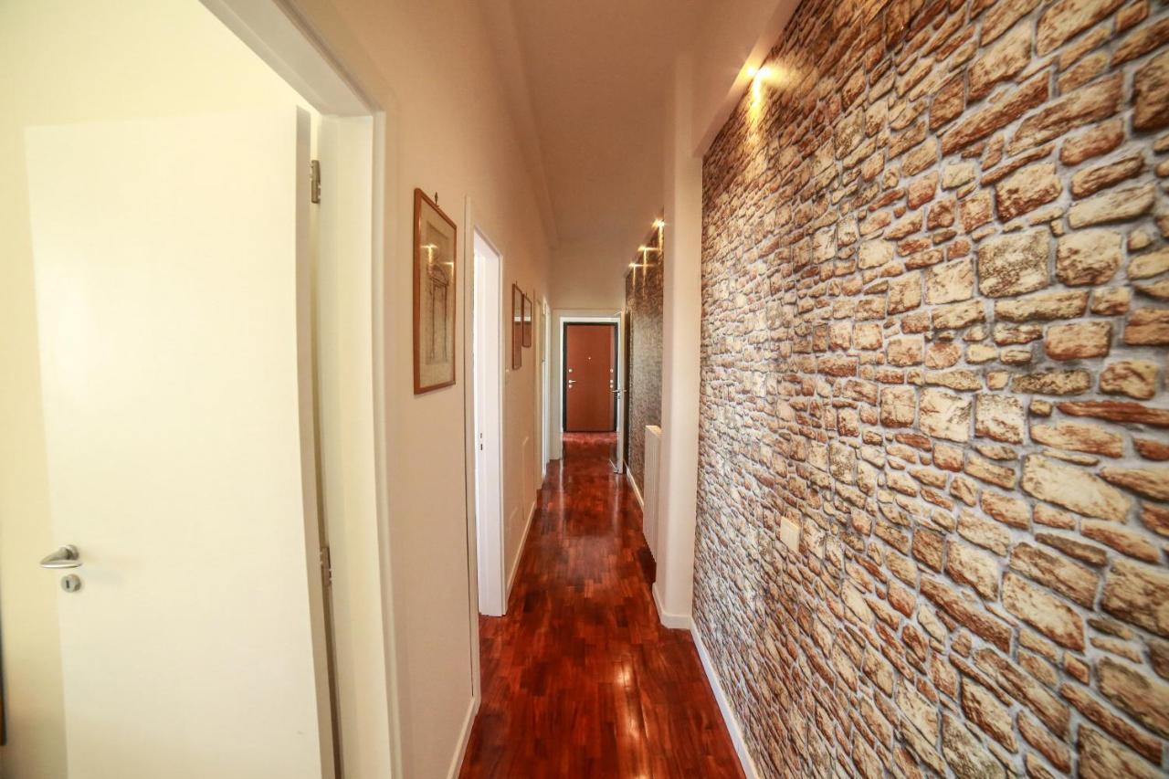 Camy House - De Vivo Realty