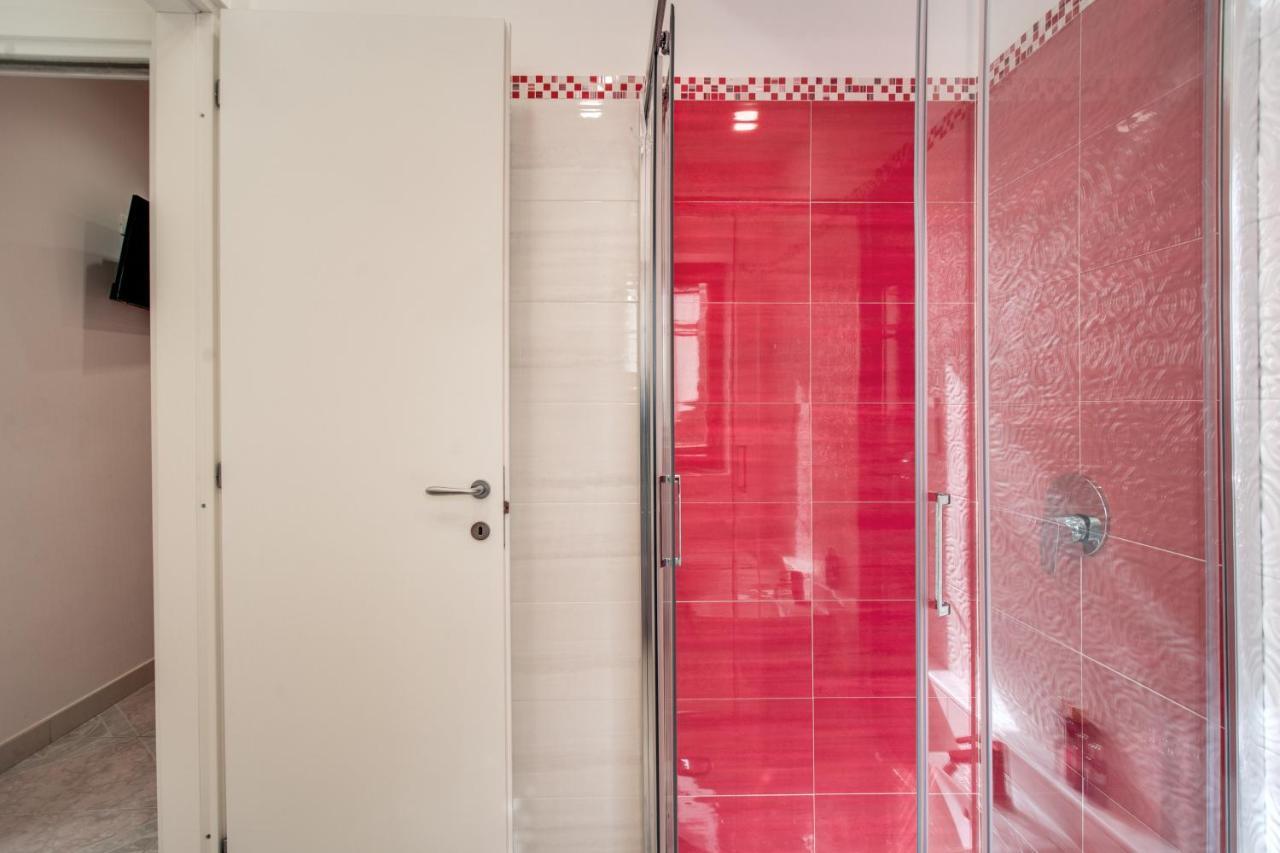 Casa Lolla, Red Rose In The Heart Of Apartment Sorrento
