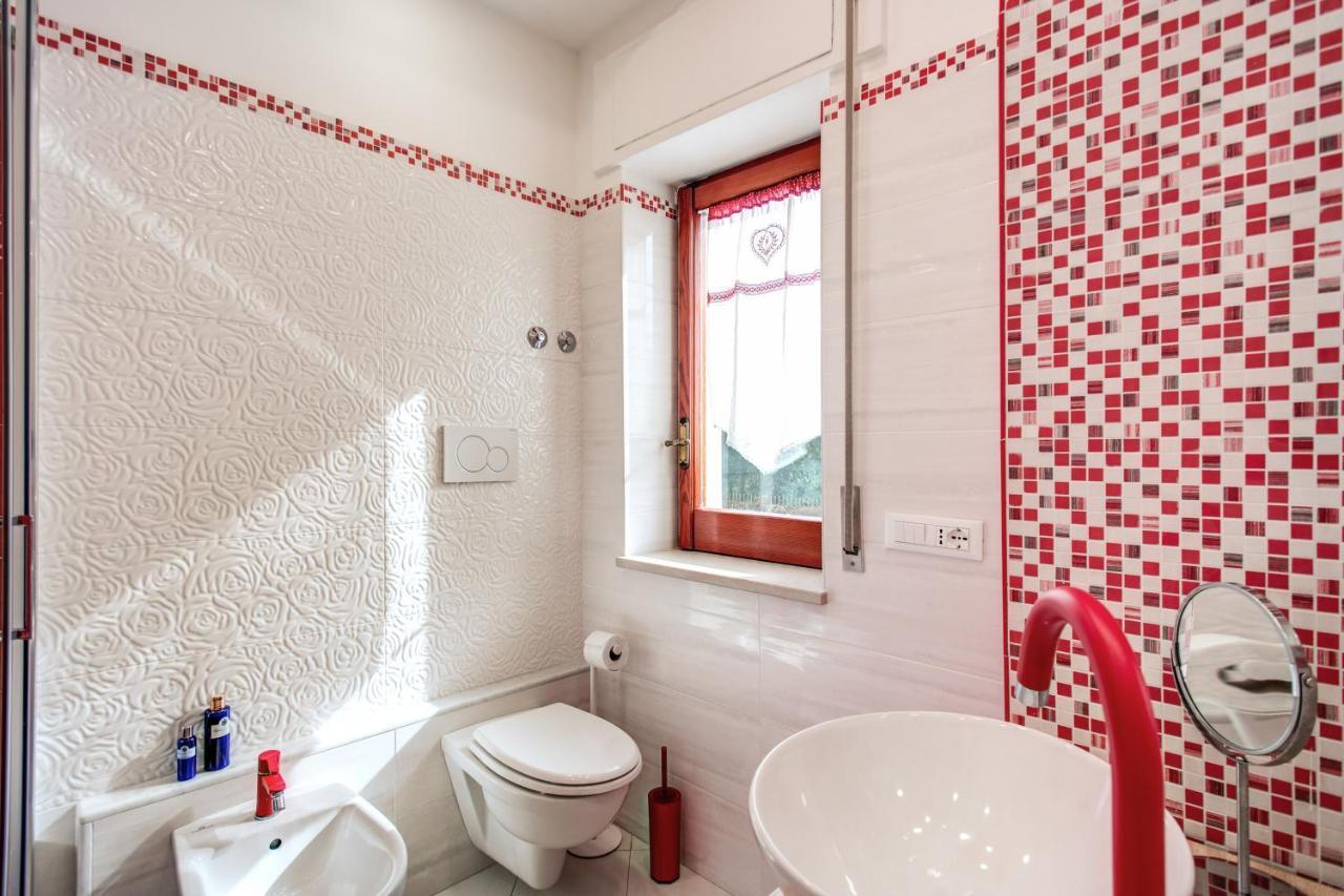Casa Lolla, Red Rose In The Heart Of Sorrento