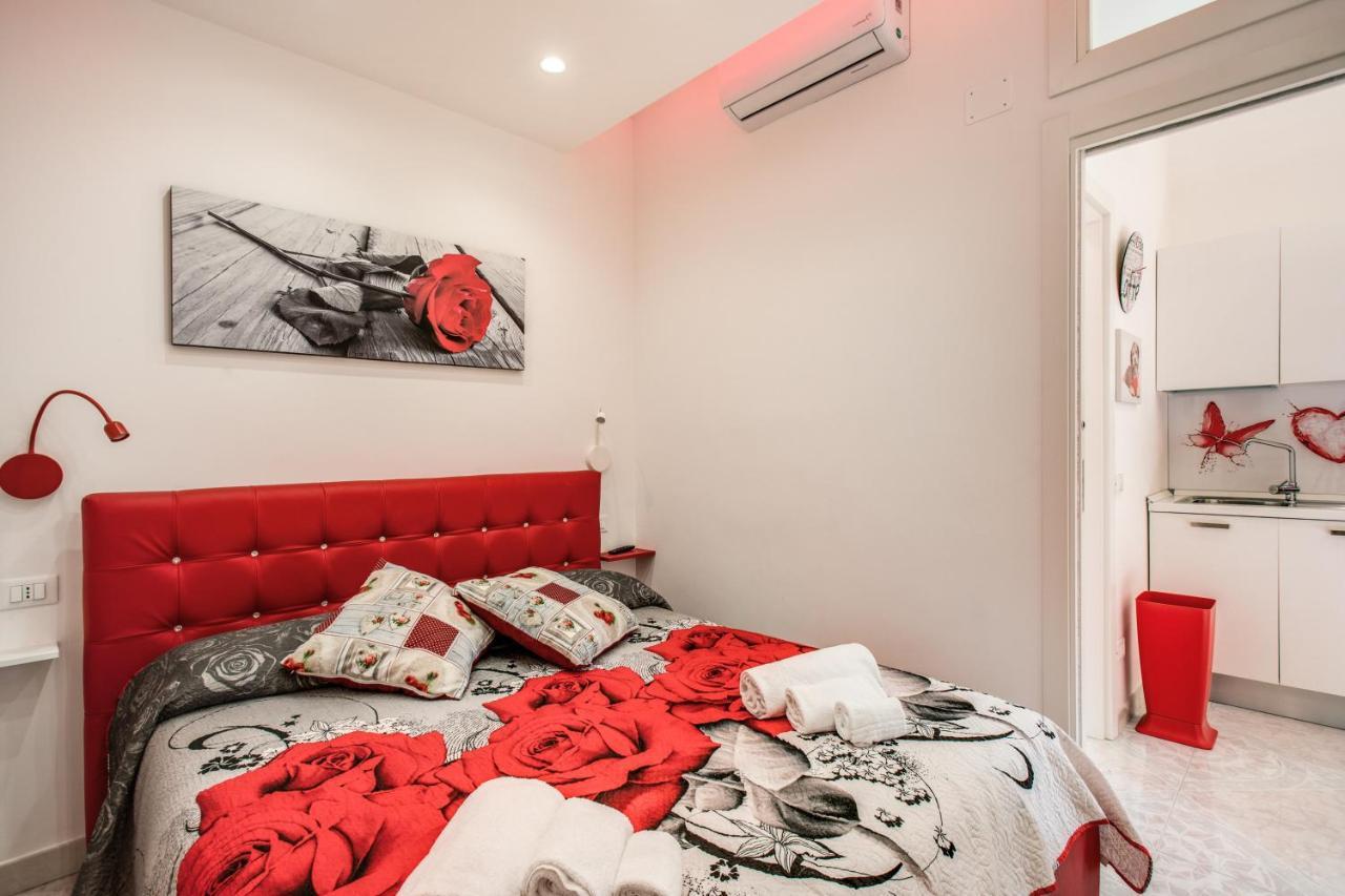 Casa Lolla, Red Rose In The Heart Of Apartment