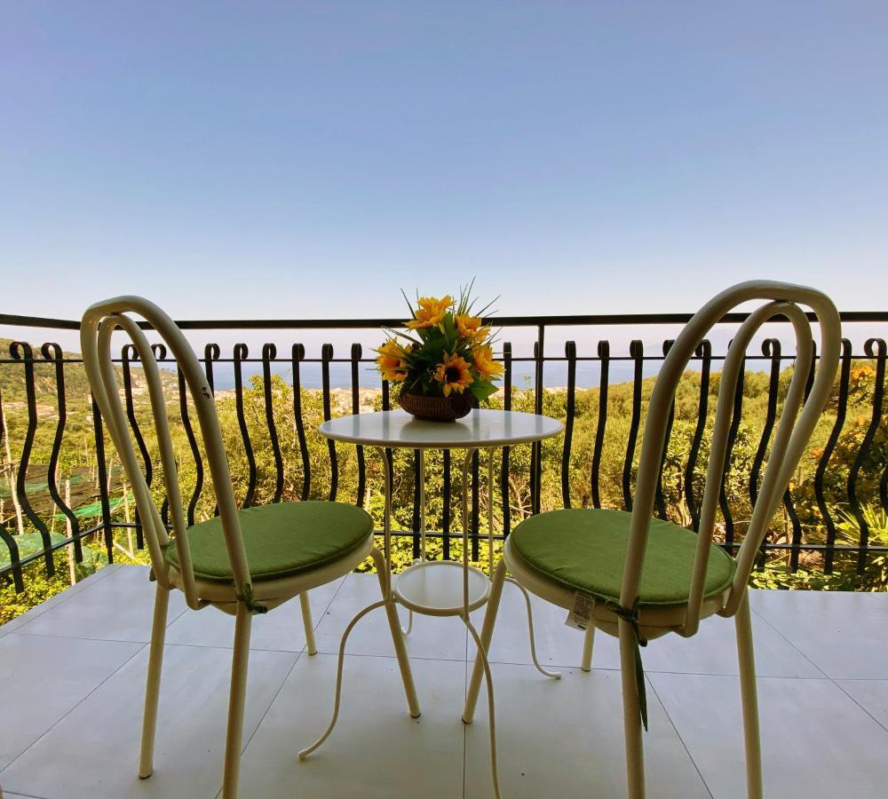 Achille Apartment *