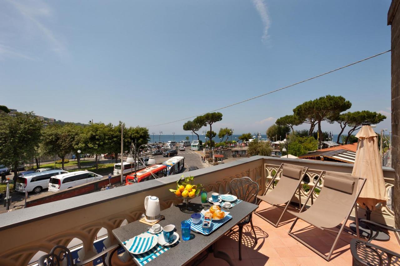 - La Terrazza Sul Porto Apartment *