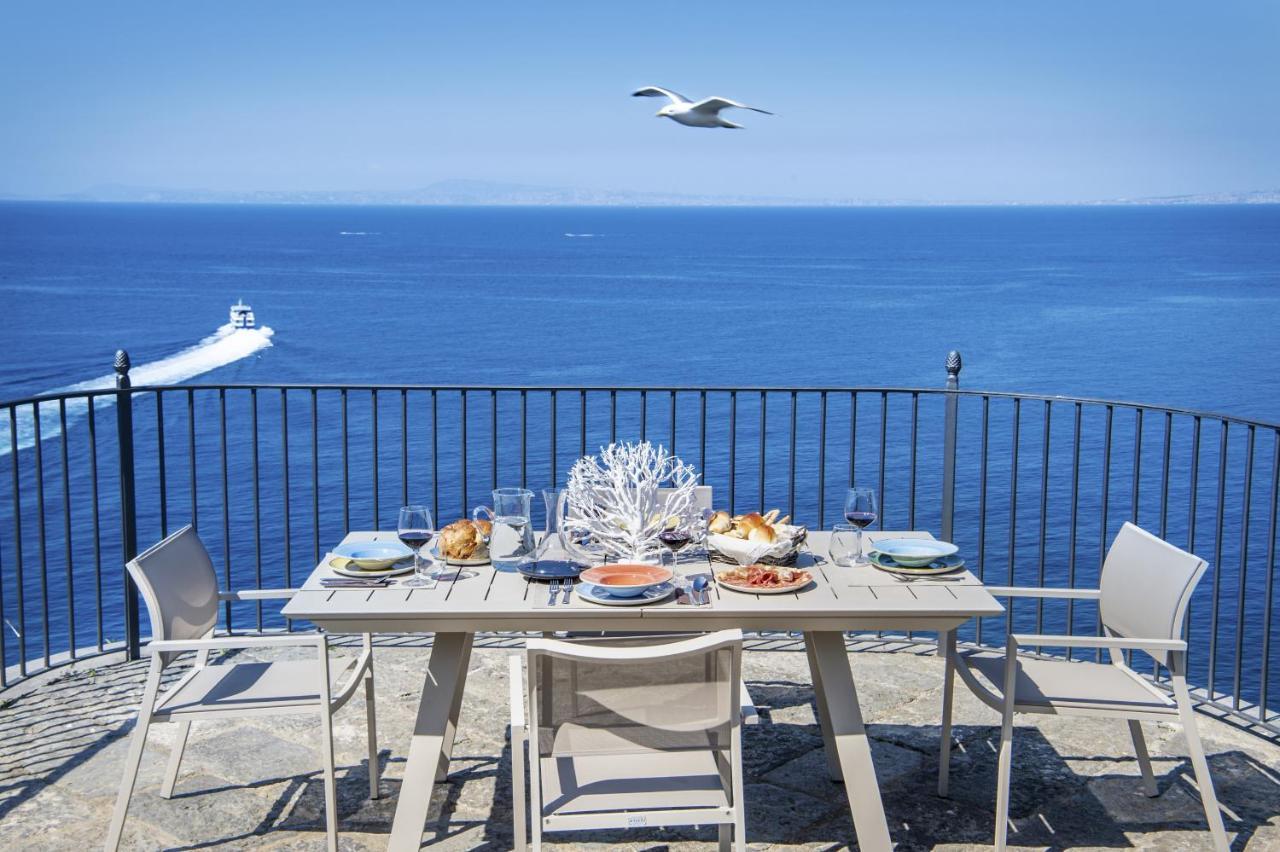 - Galidia Villa Sorrento
