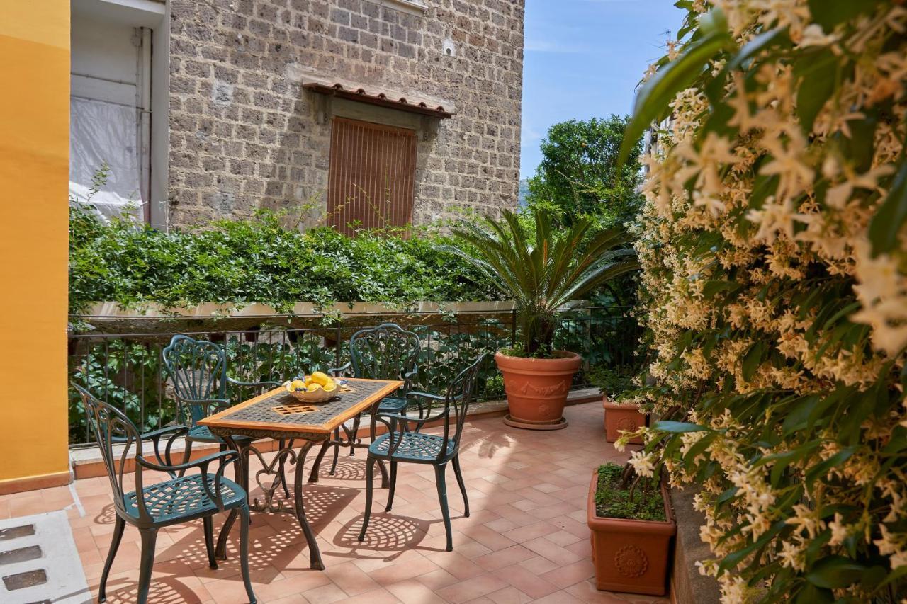 Sine Tempore Apartment