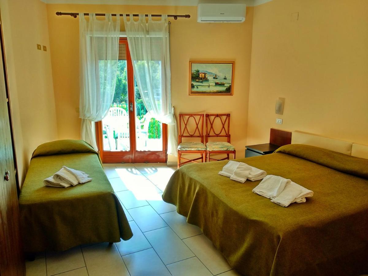 Hotel Desiree 2*