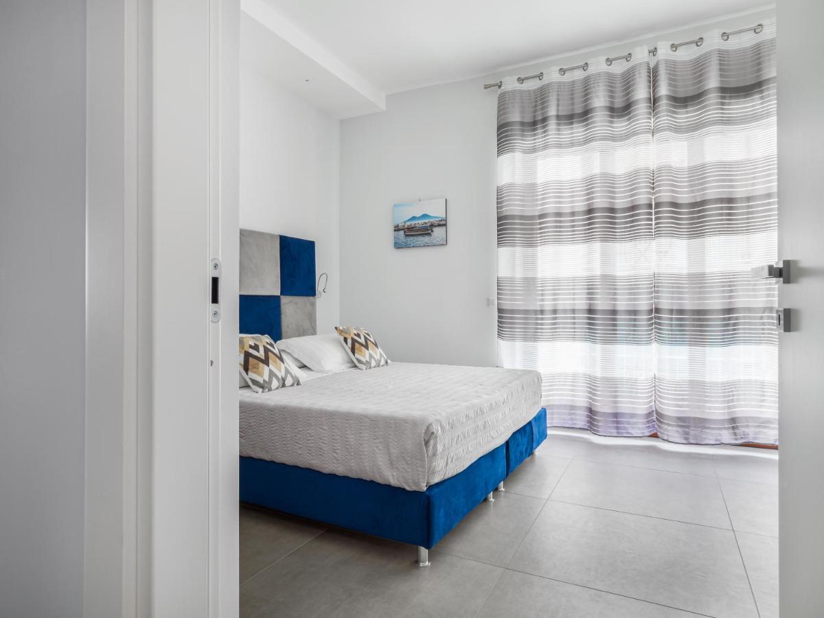 Azzurro Park - De Vivo Realty Apartment *