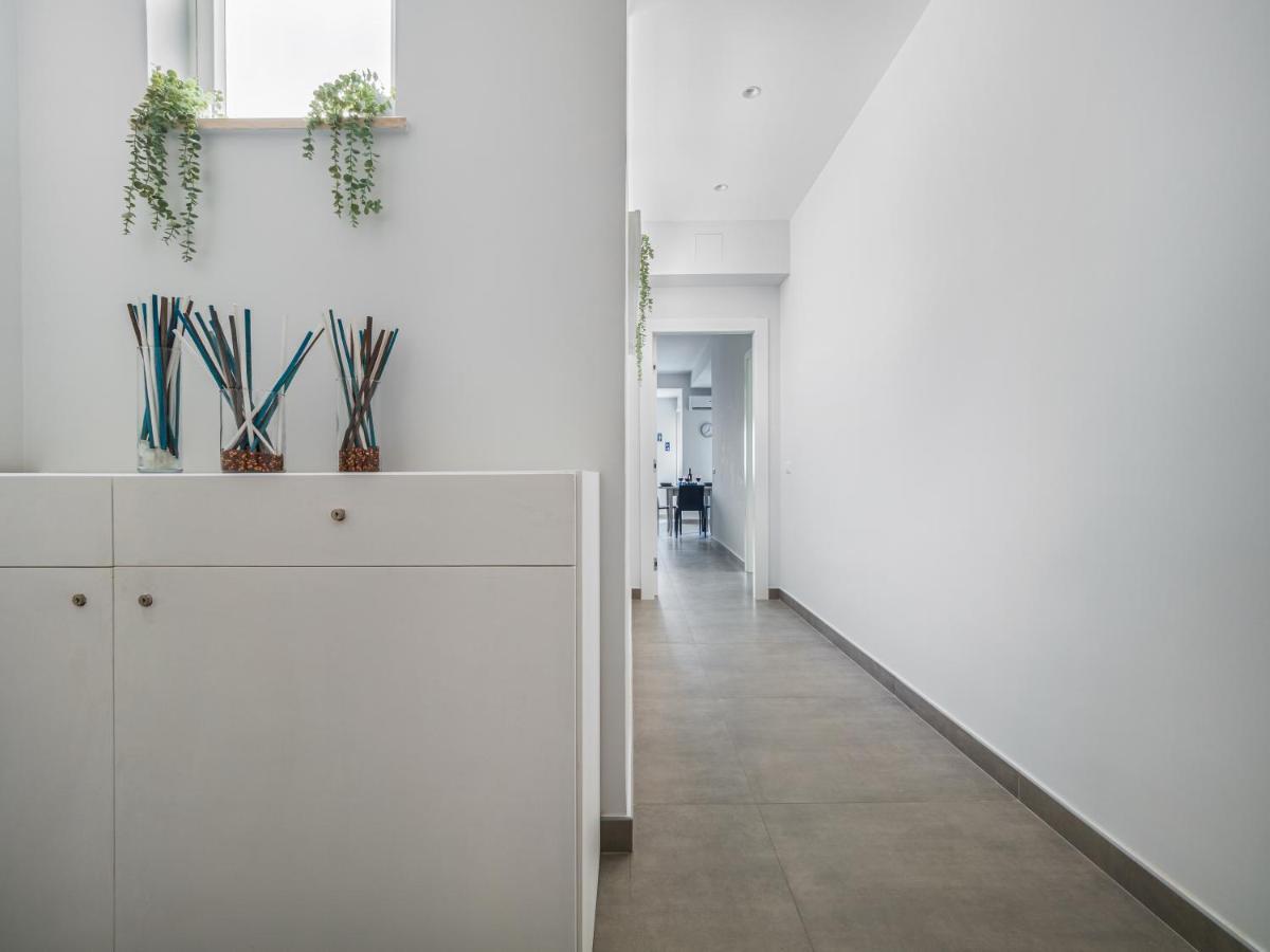 Azzurro Park - De Vivo Realty Apartment