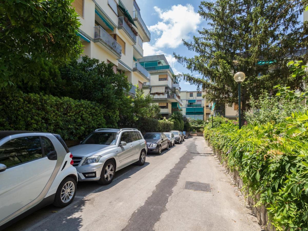 Azzurro Park - De Vivo Realty *