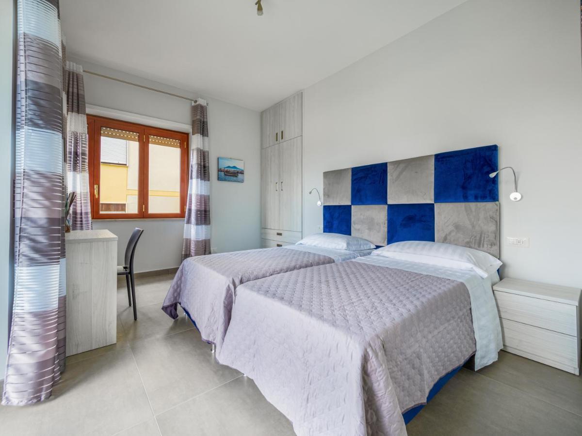 Azzurro Park - De Vivo Realty