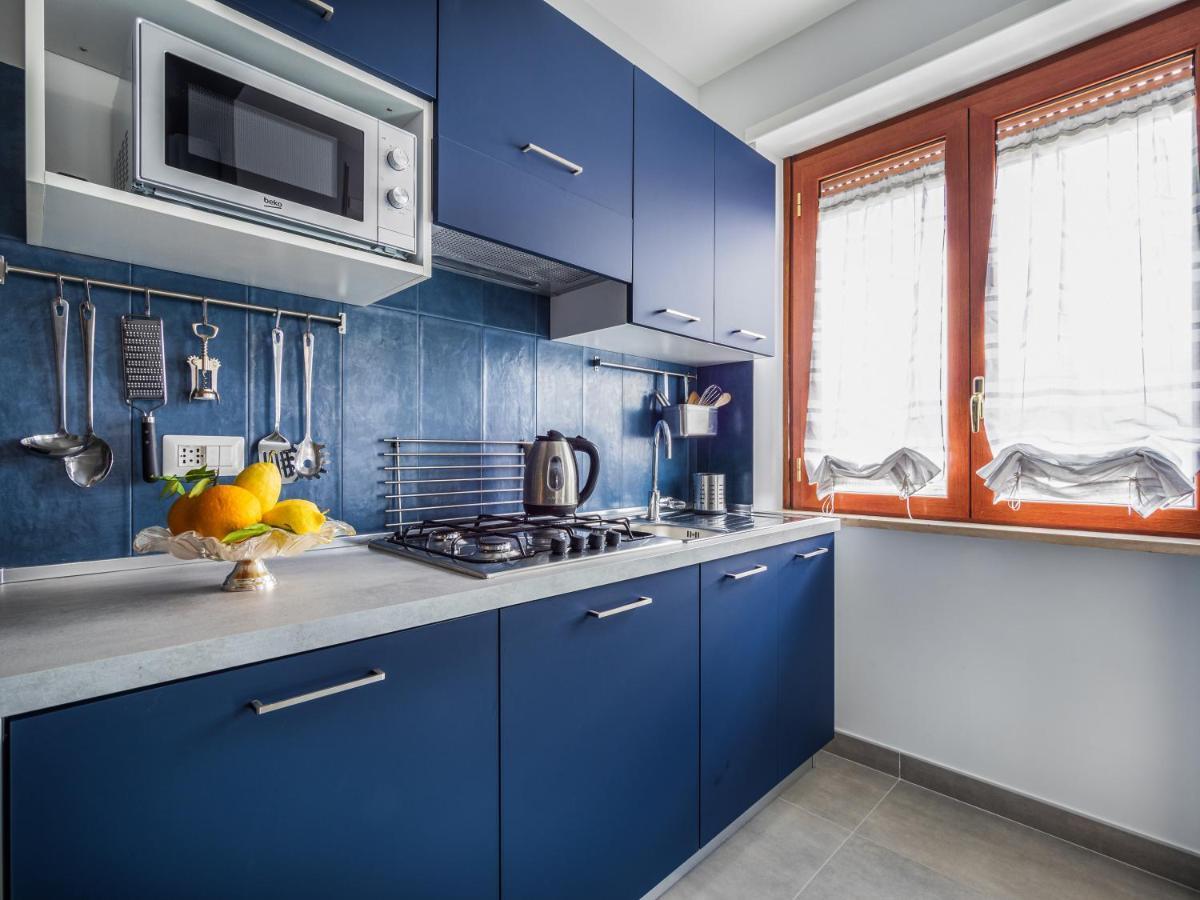 Azzurro Park - De Vivo Realty Apartment