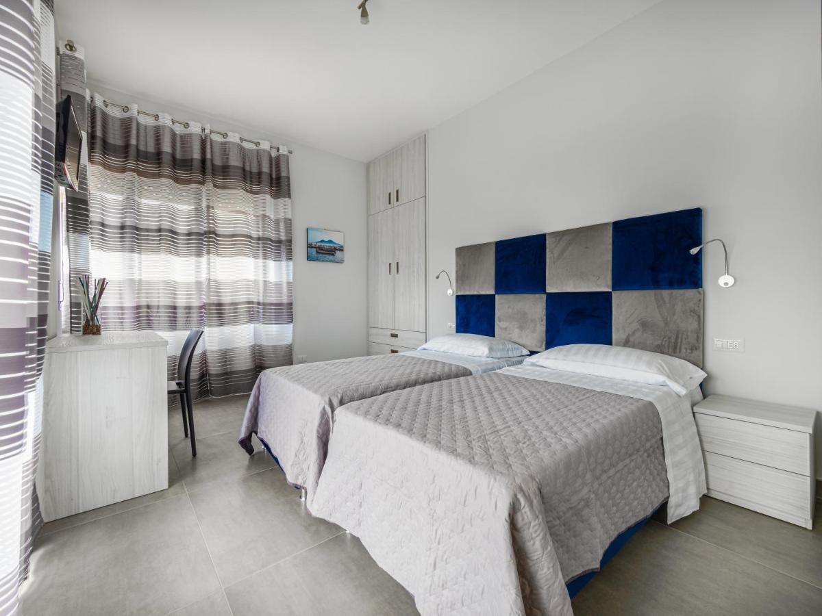 Azzurro Park - De Vivo Realty *