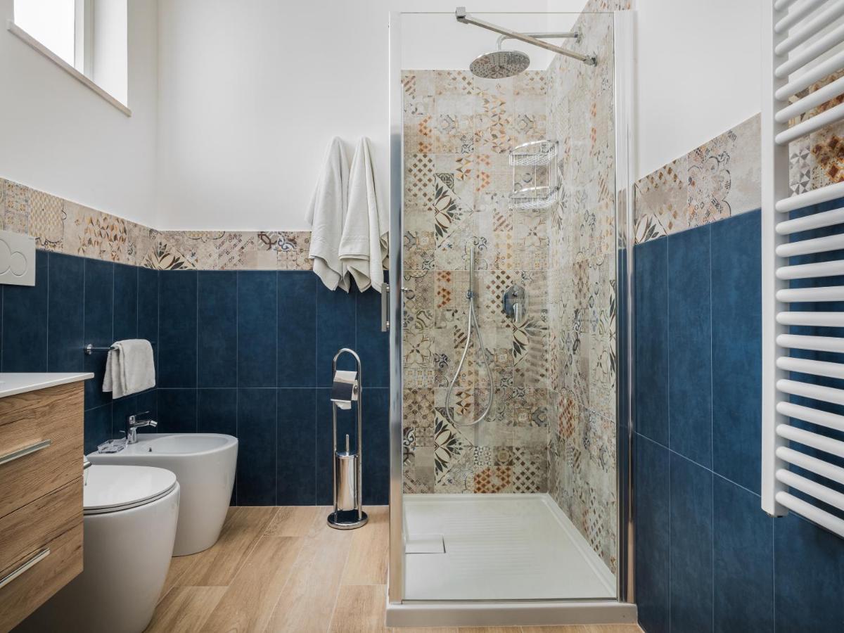 Azzurro Park - De Vivo Realty Apartment *