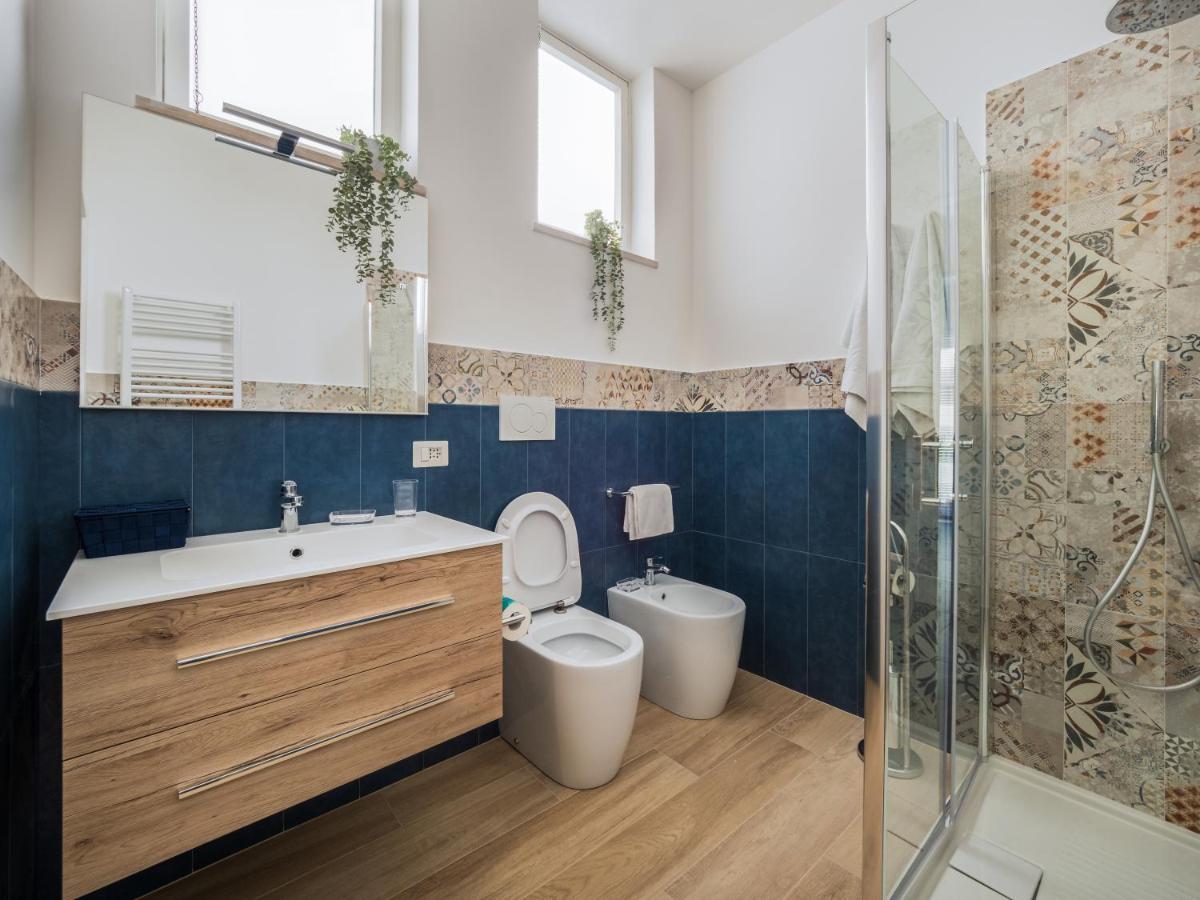 Azzurro Park - De Vivo Realty *