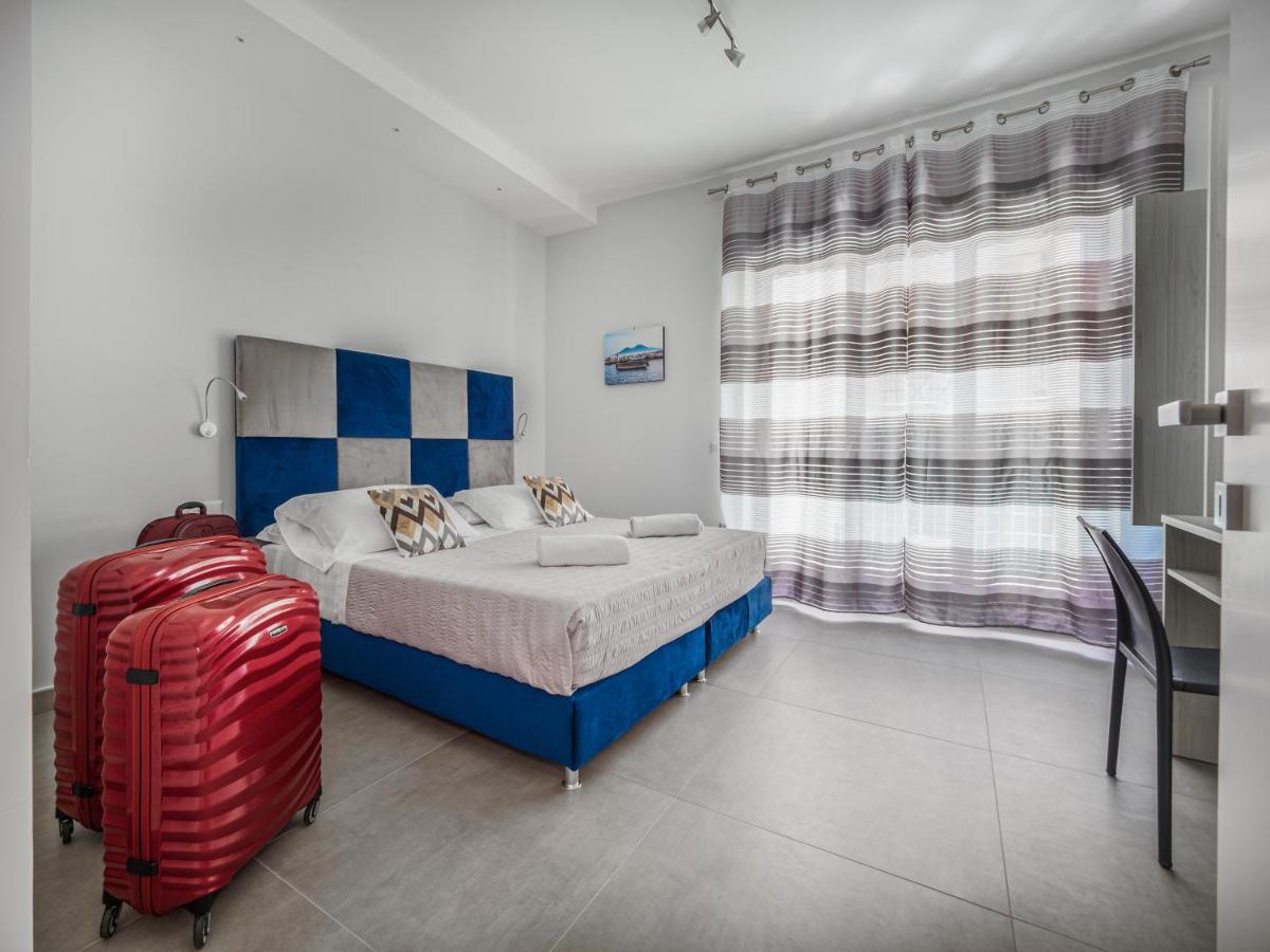 Azzurro Park - De Vivo Realty *
