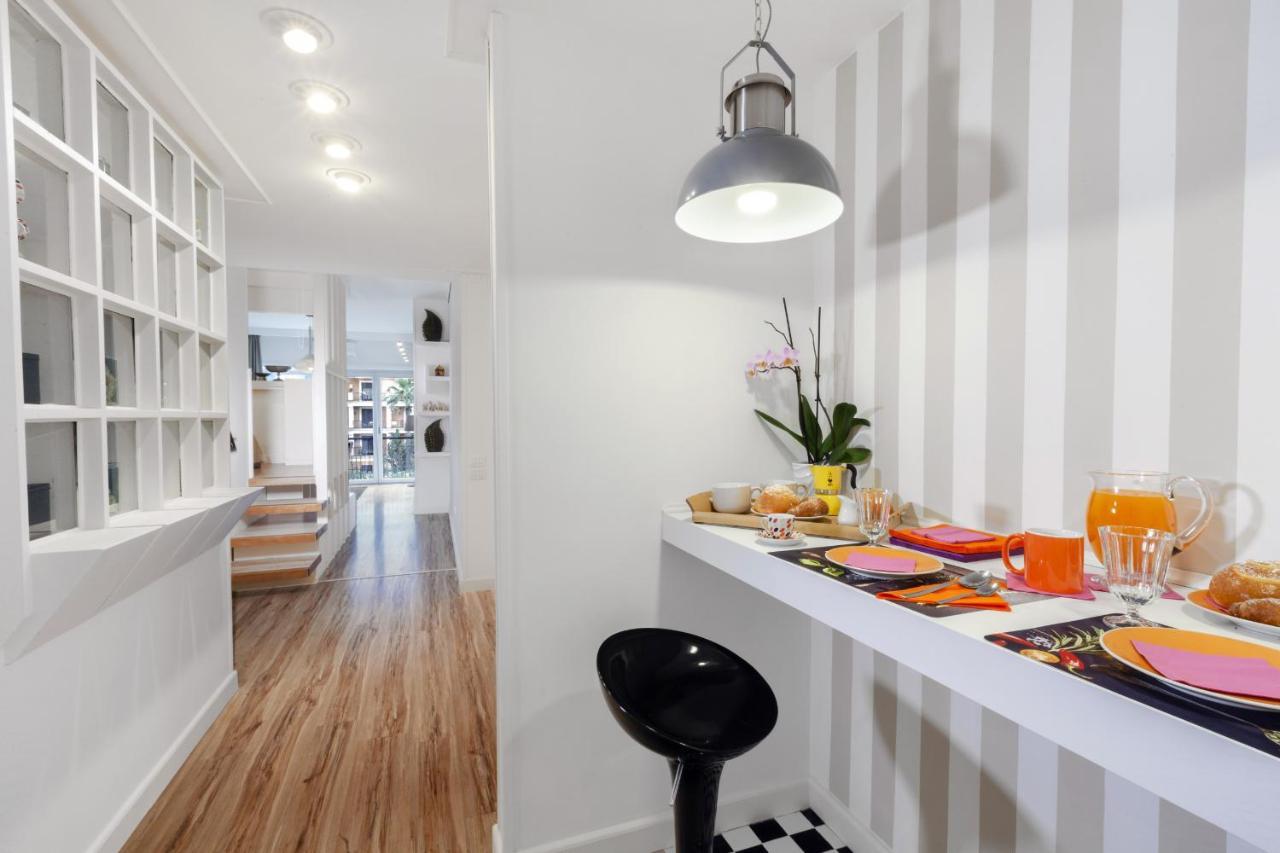 - 7 Flat Apartment