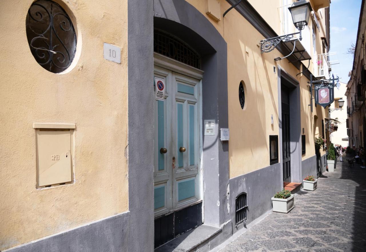 Piazza Tasso Max 1 *