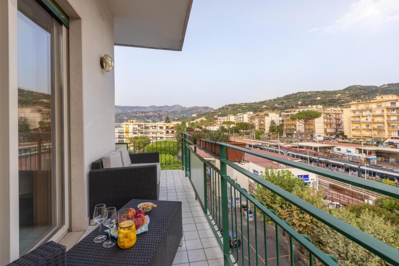 Apartment Sorrentovibes - Family With Terrace & Amazing View In Center