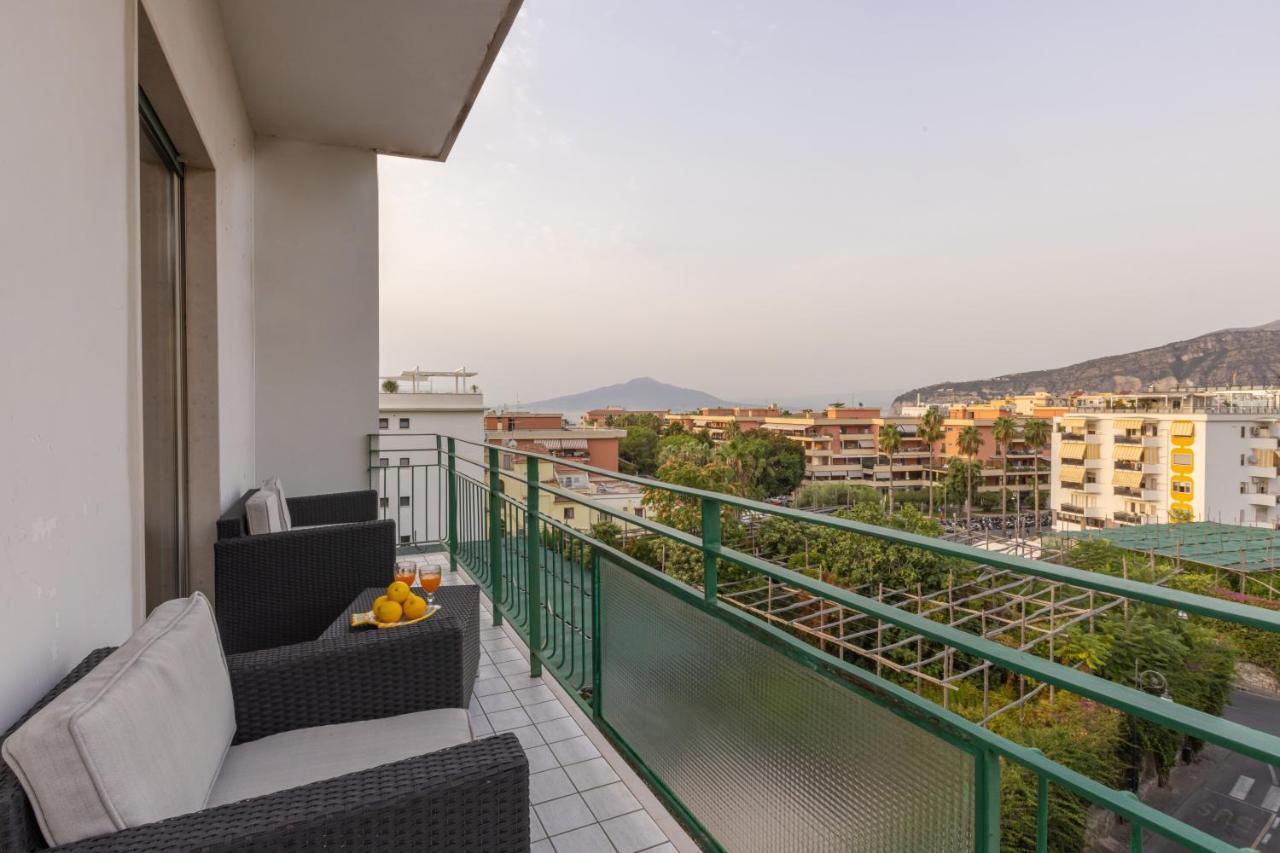 Sorrentovibes - Family With Terrace & Amazing View In Center Sorrento