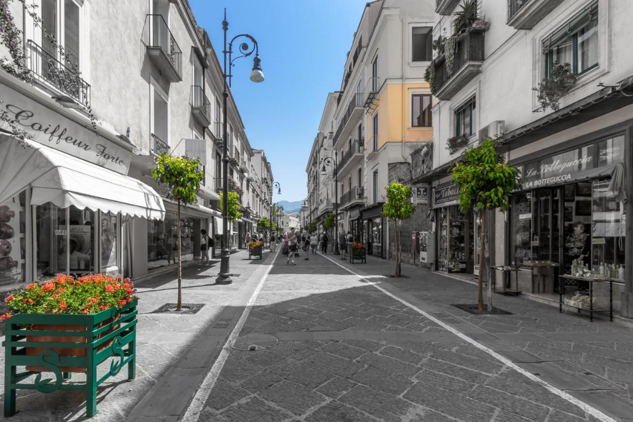 Comfy 4 Sleeps Right In The Centre Appartement Sorrento