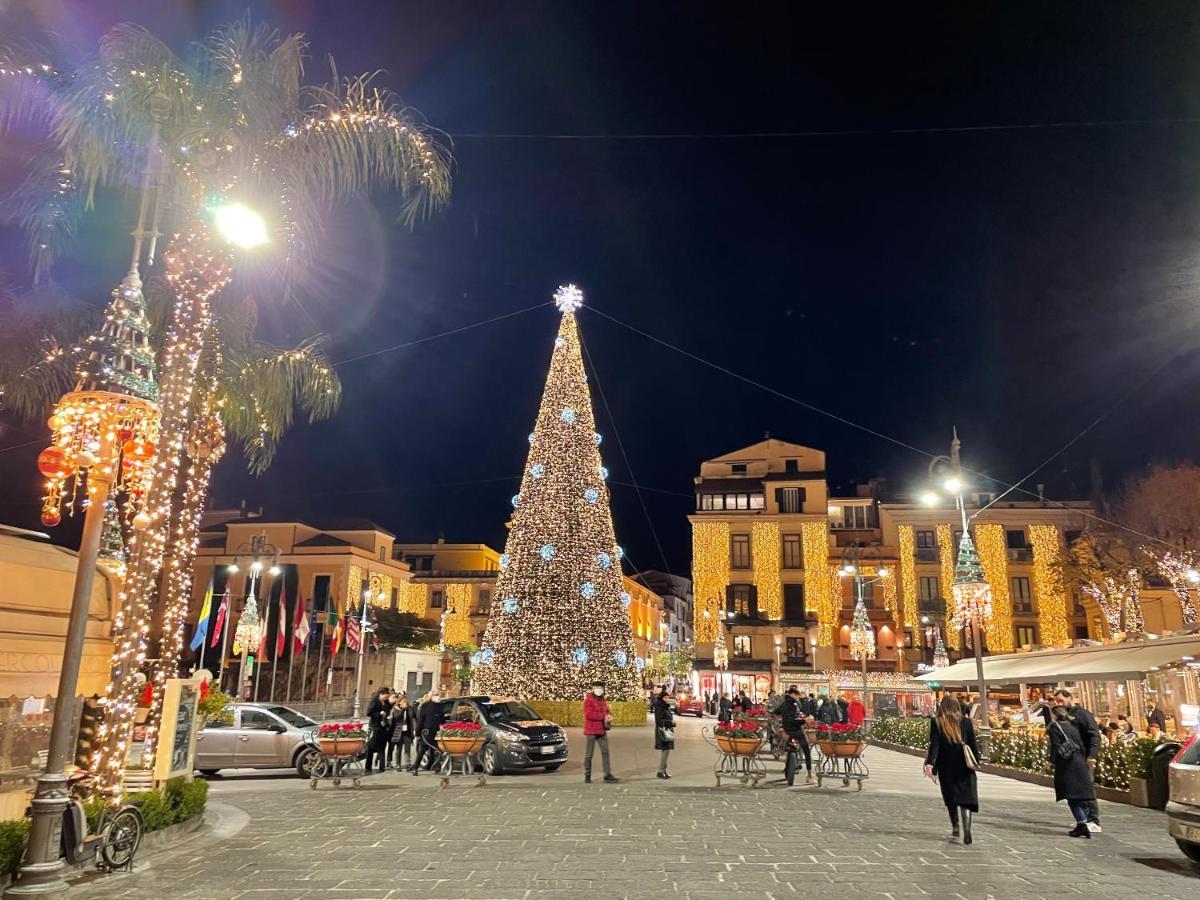 The Place Piazza Lauro *