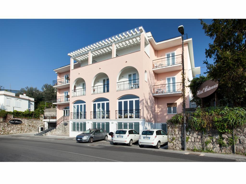 Britannia Hotel 3*