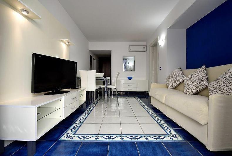 Sunshine House *