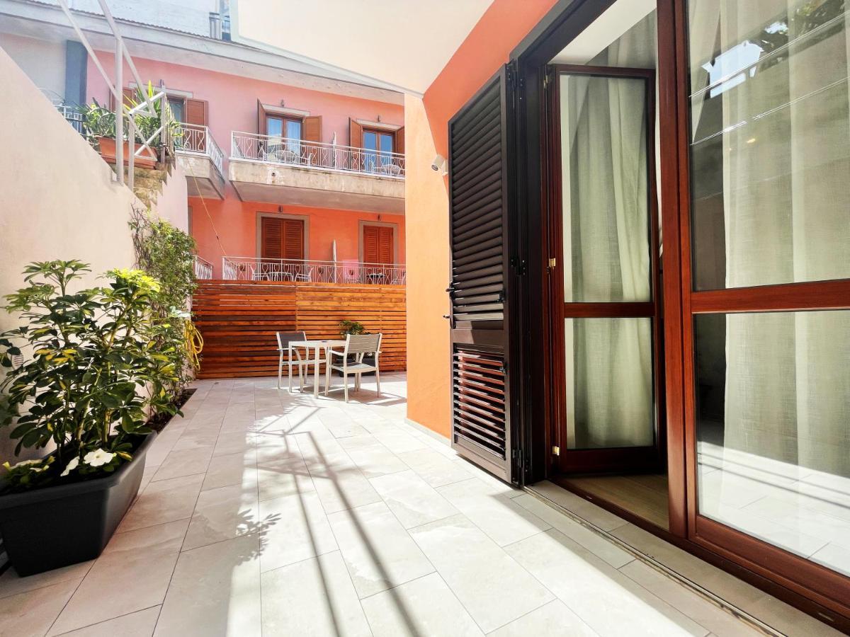 Sunny House - De Vivo Realty