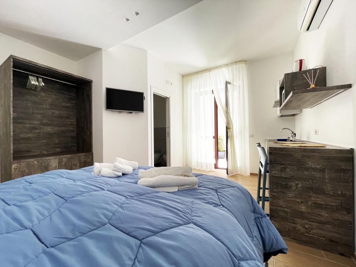 Sunny House - De Vivo Realty
