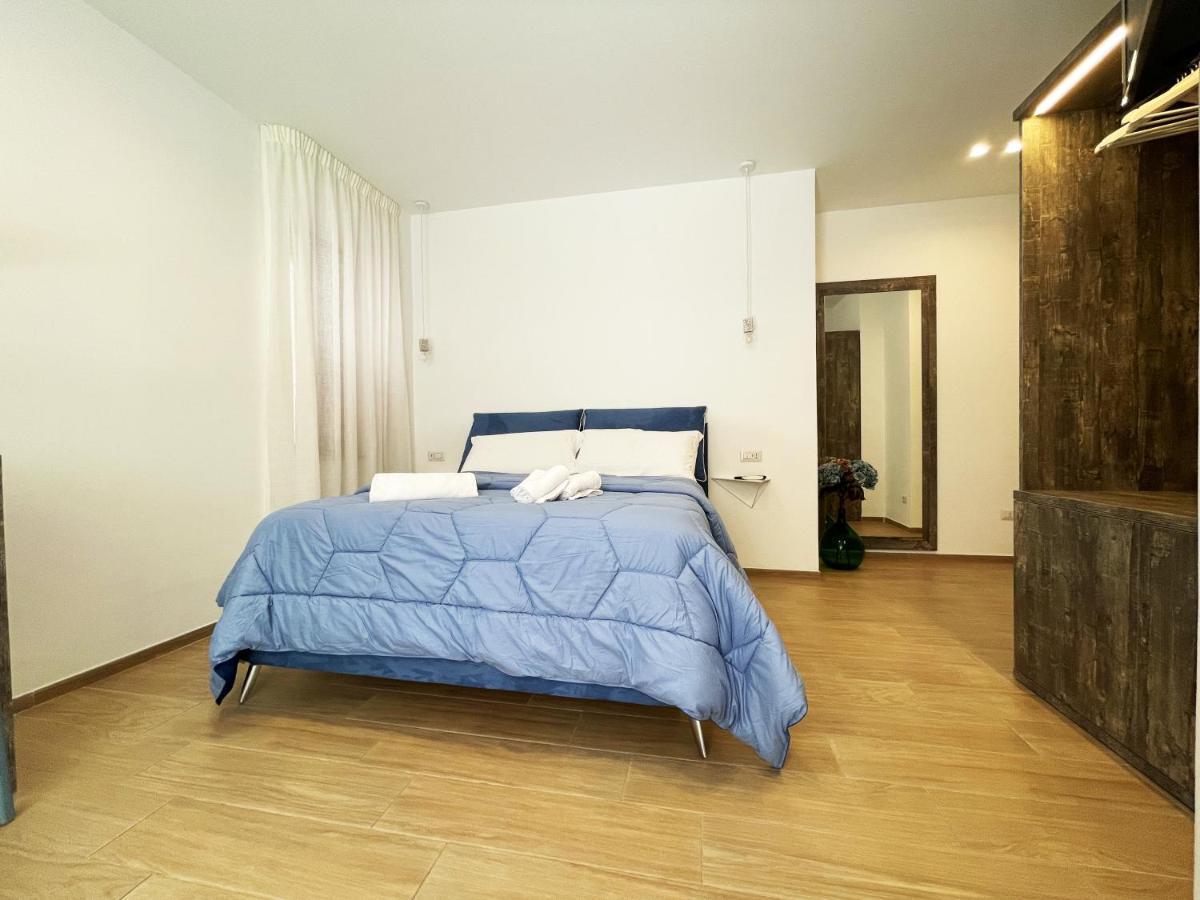 Sunny House - De Vivo Realty