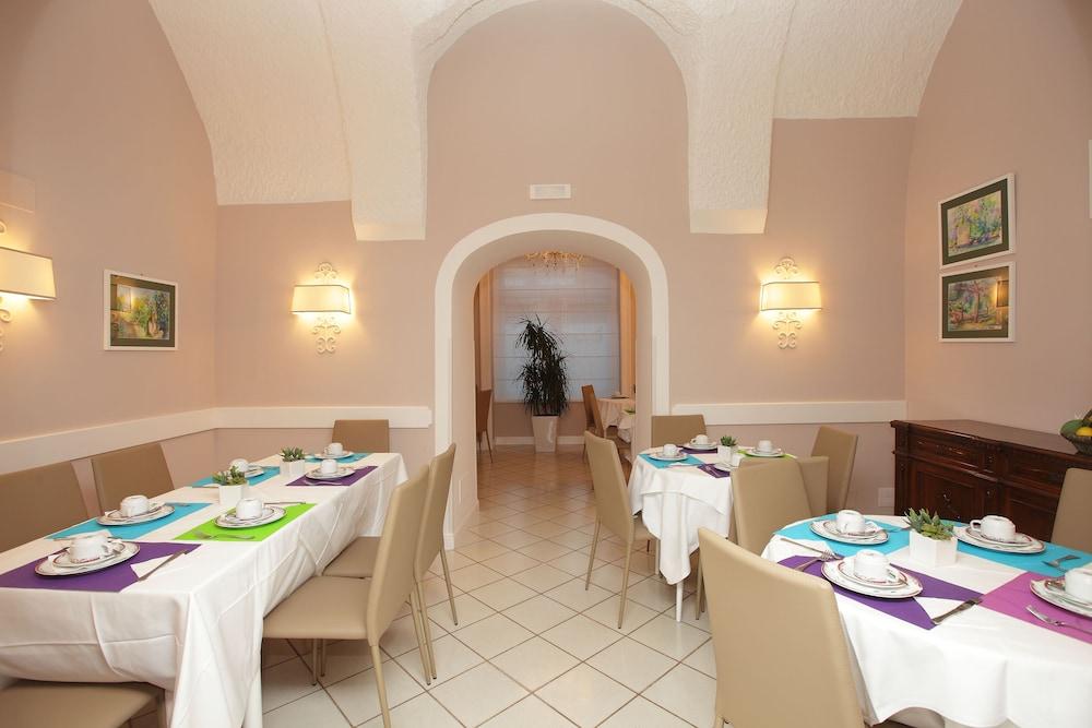 Di Hotel 3*