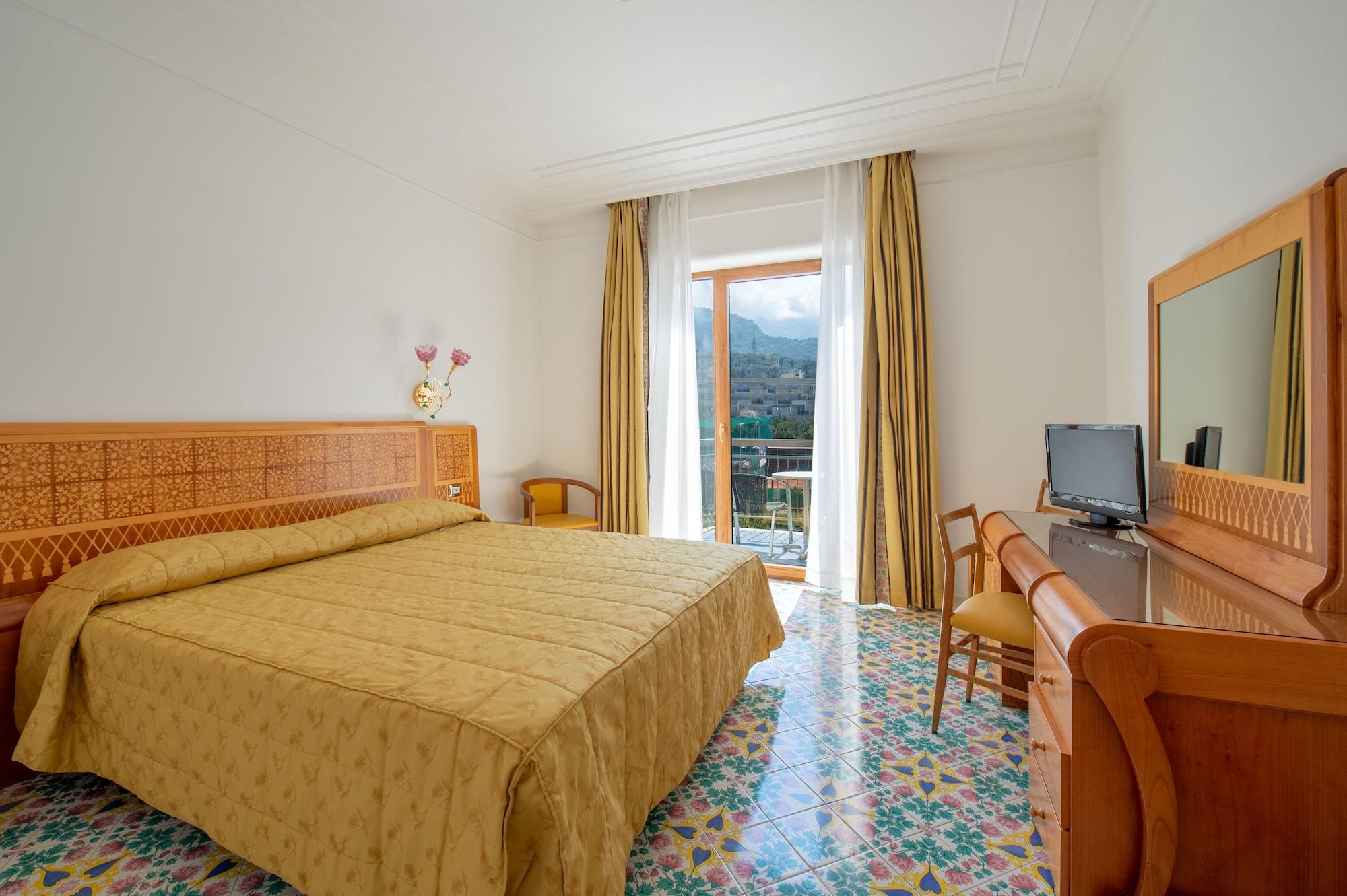 Hotel Grand Flora 4*
