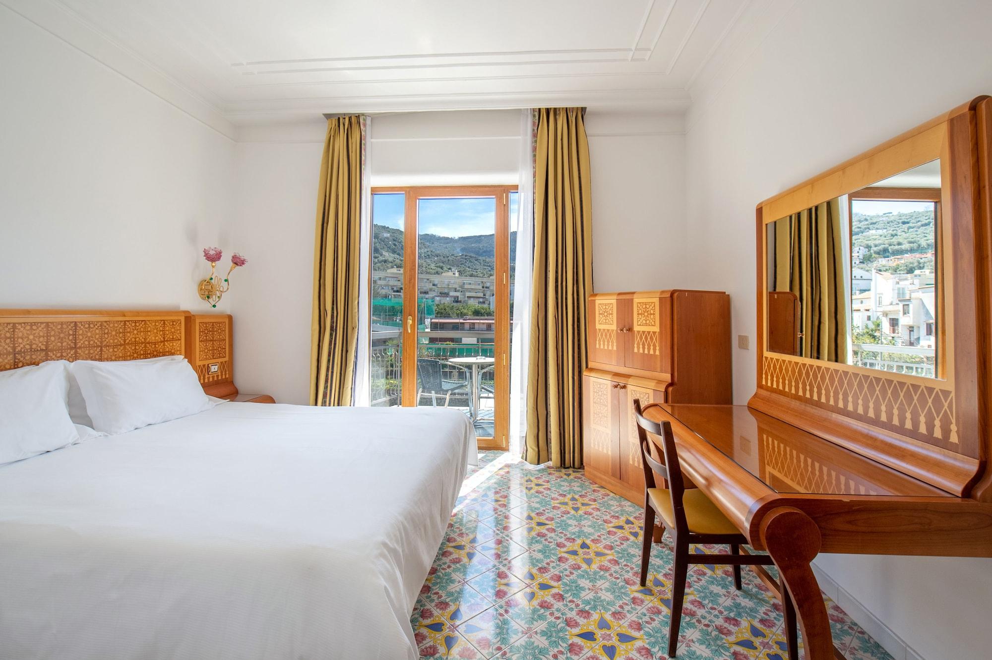 Grand Flora Hotel