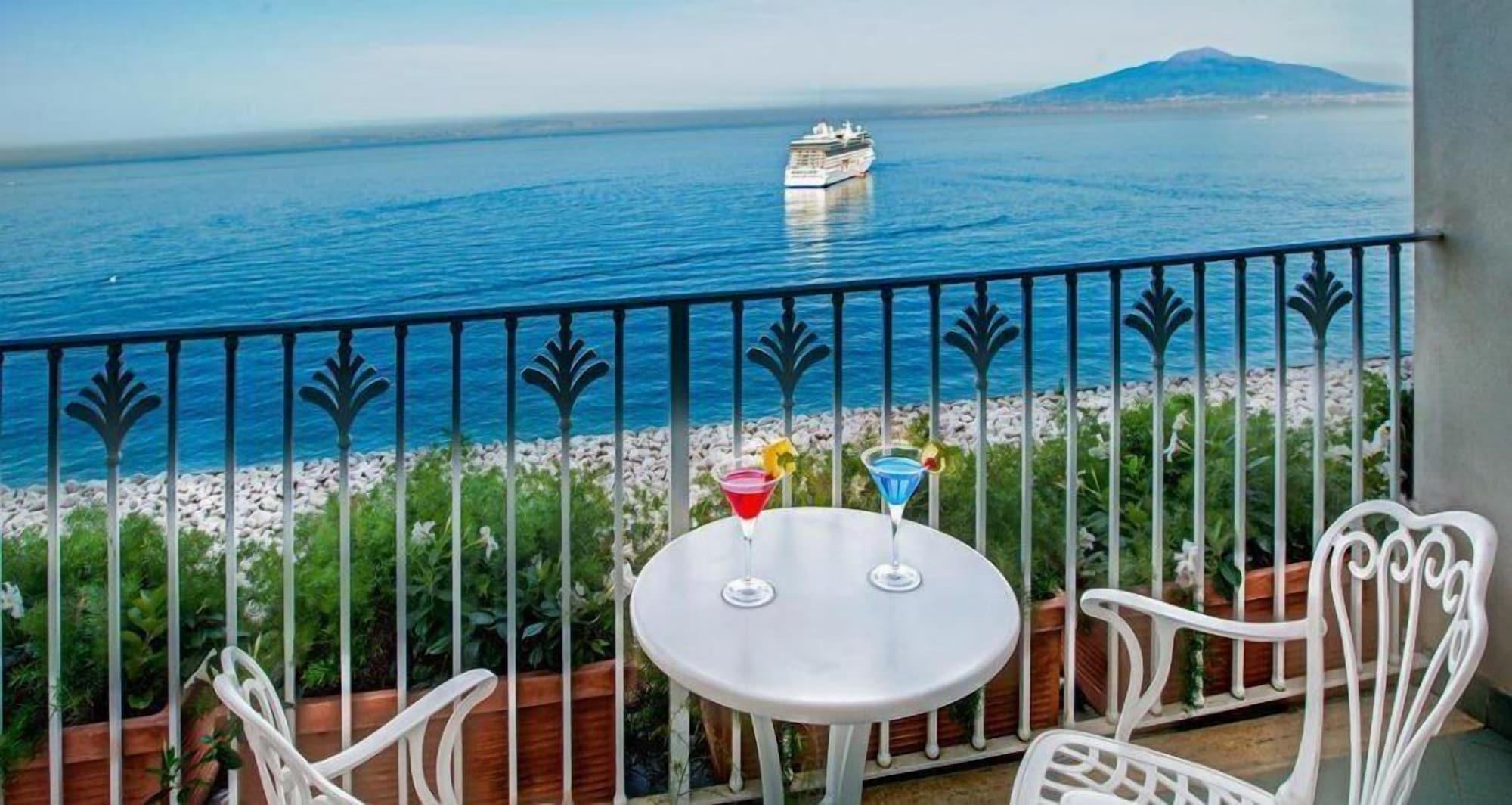 Grand Riviera Hotel 4*